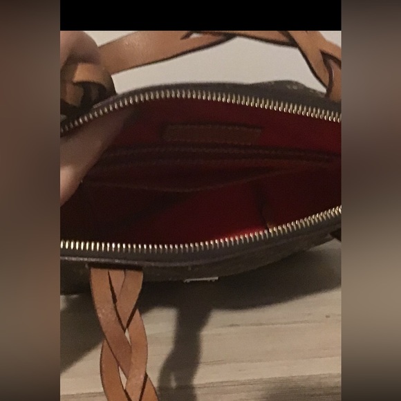This is a Dooney and Bourke brand new never been used in perfect condition!! - Picture 3 of 5